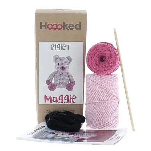 HOOKED AMIGURUMI PIGLET